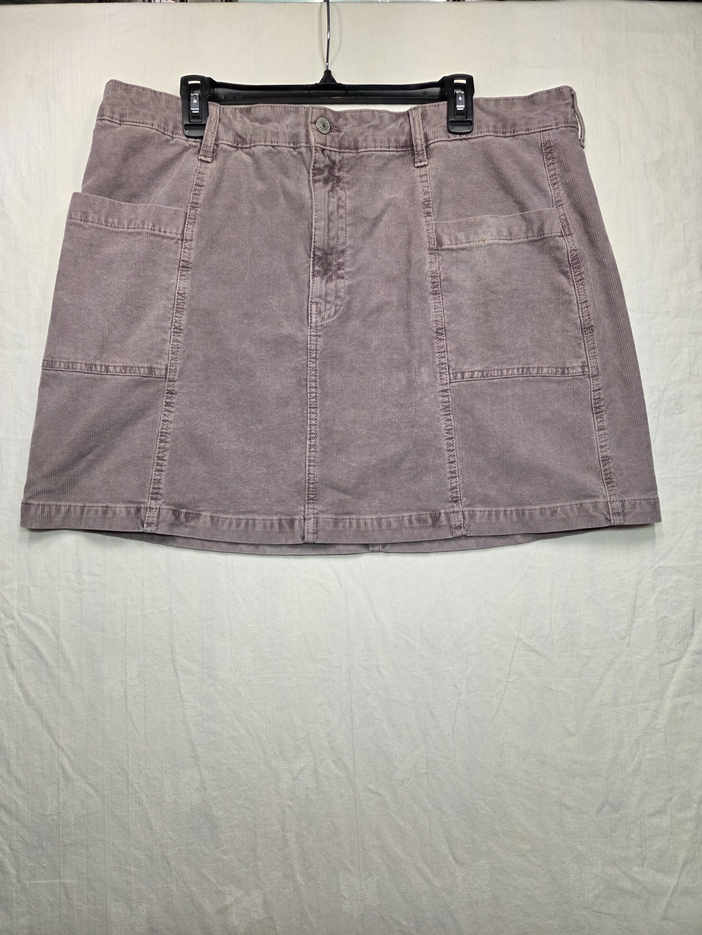 American Eagle Outfitters Mauve Corduroy Mini Skirt. Plus Size 20.